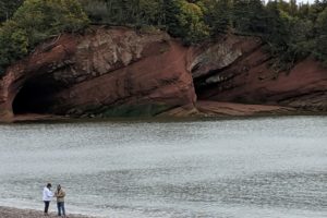 2019 New Brunswick – part 13, St. Martins: low and high tide, lobster lunch