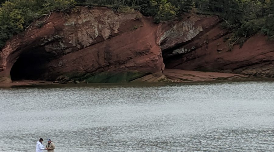 2019 New Brunswick – part 13, St. Martins: low and high tide, lobster lunch