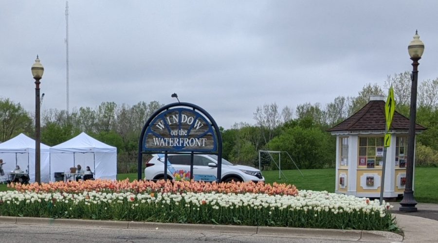 2021 quick trips – part 27: Window on the Waterfront, tulips around town, and statues all over town