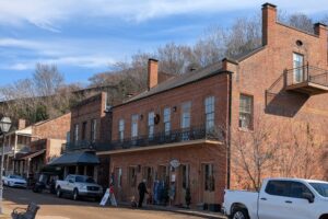 2026 quick trips – part 11: all around Natchez: Under-the-Hill and eating spots, especially Frankie’s on Main